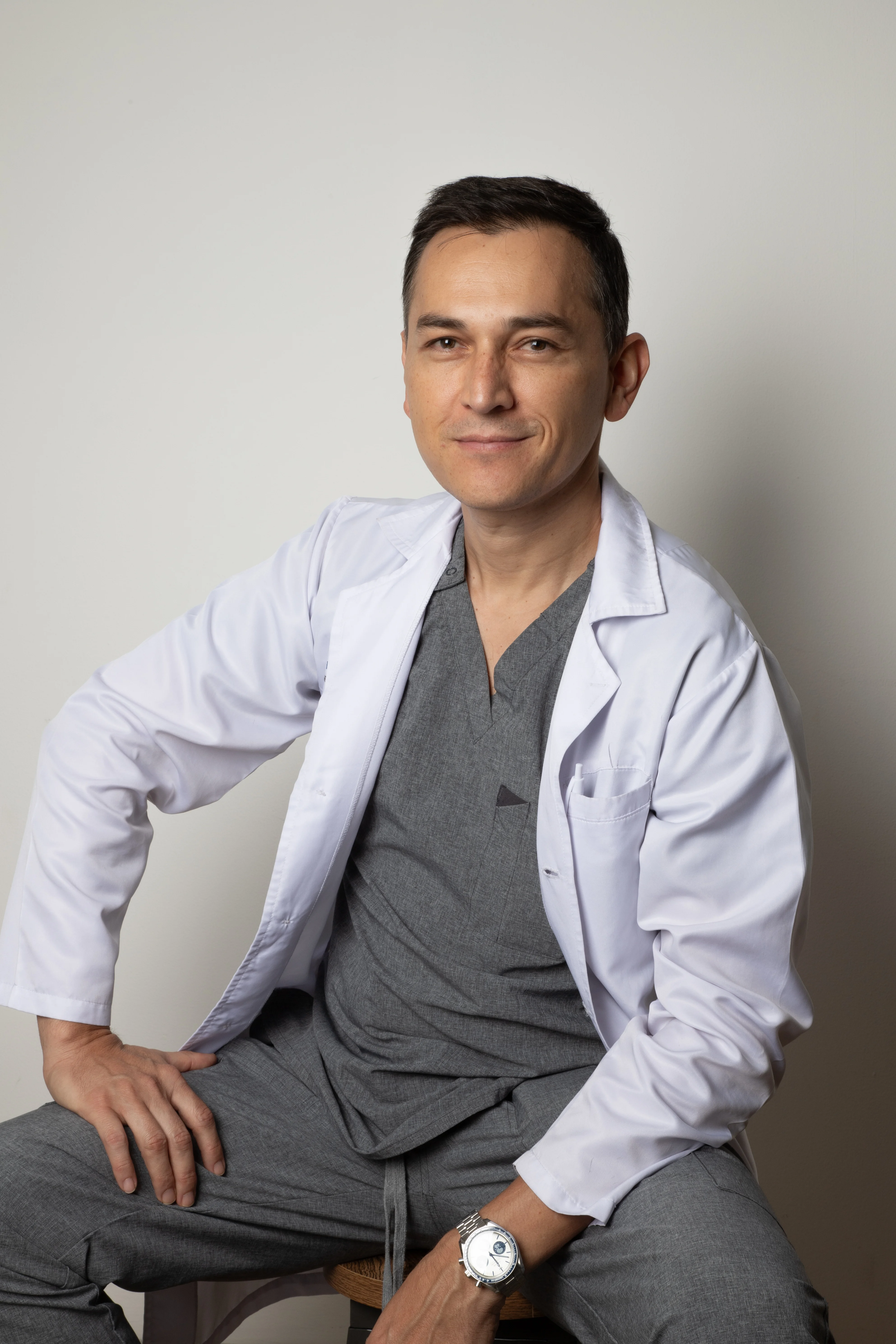 Dr. Sam Romeo Dr. Samuel Romero | Neurocirujano